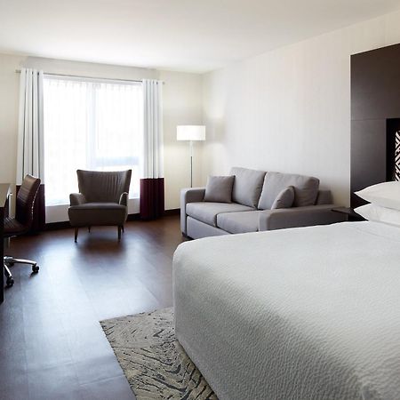 Four Points By Sheraton Levis Convention Centre Εξωτερικό φωτογραφία