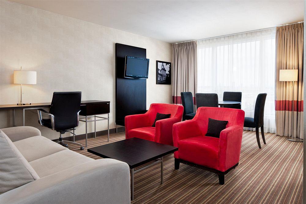 Four Points By Sheraton Levis Convention Centre Εξωτερικό φωτογραφία