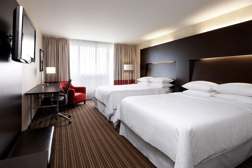 Four Points By Sheraton Levis Convention Centre Εξωτερικό φωτογραφία