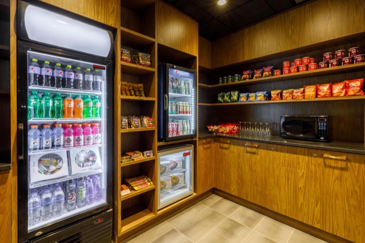 Four Points By Sheraton Levis Convention Centre Εξωτερικό φωτογραφία