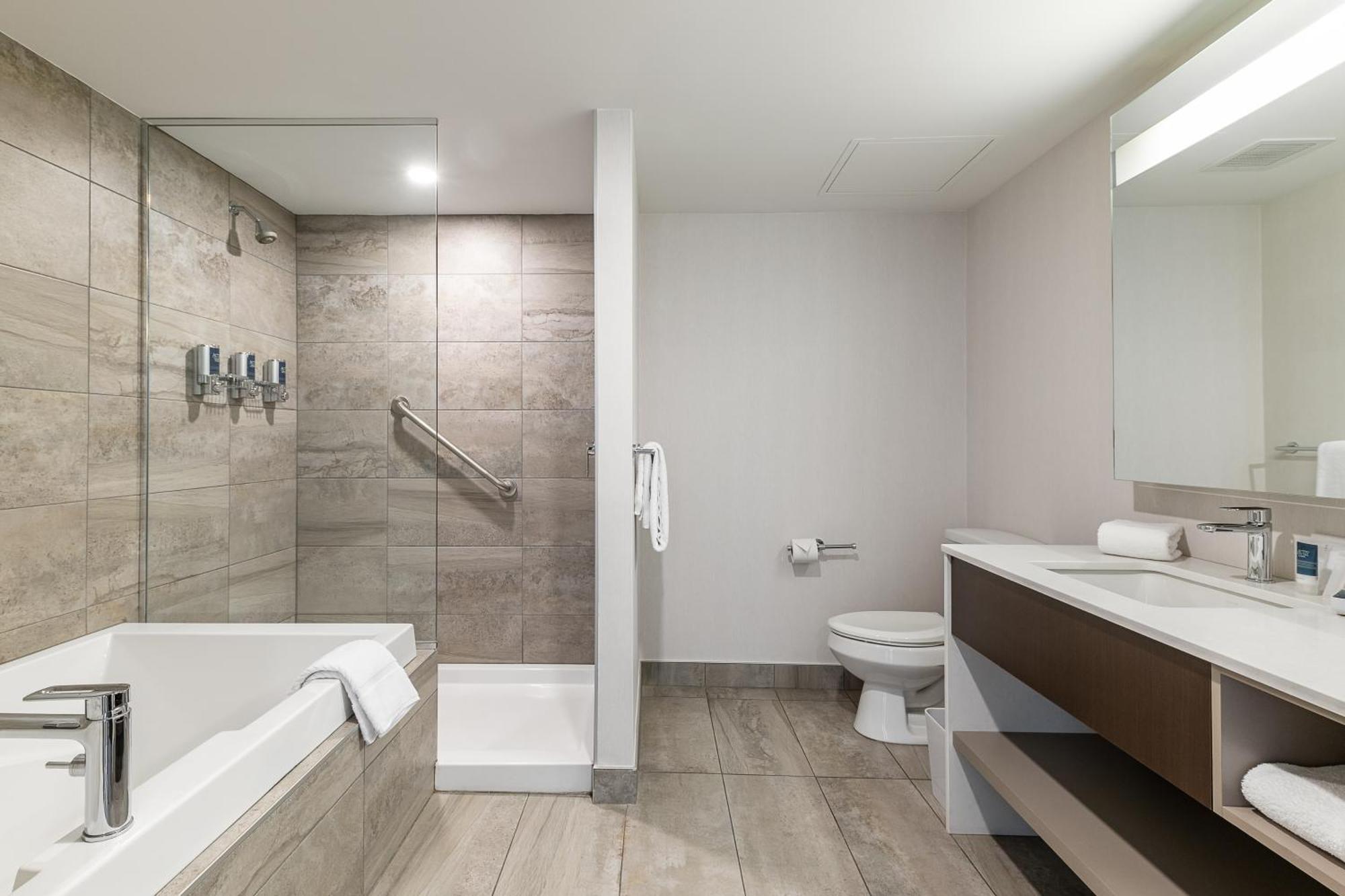 Four Points By Sheraton Levis Convention Centre Εξωτερικό φωτογραφία
