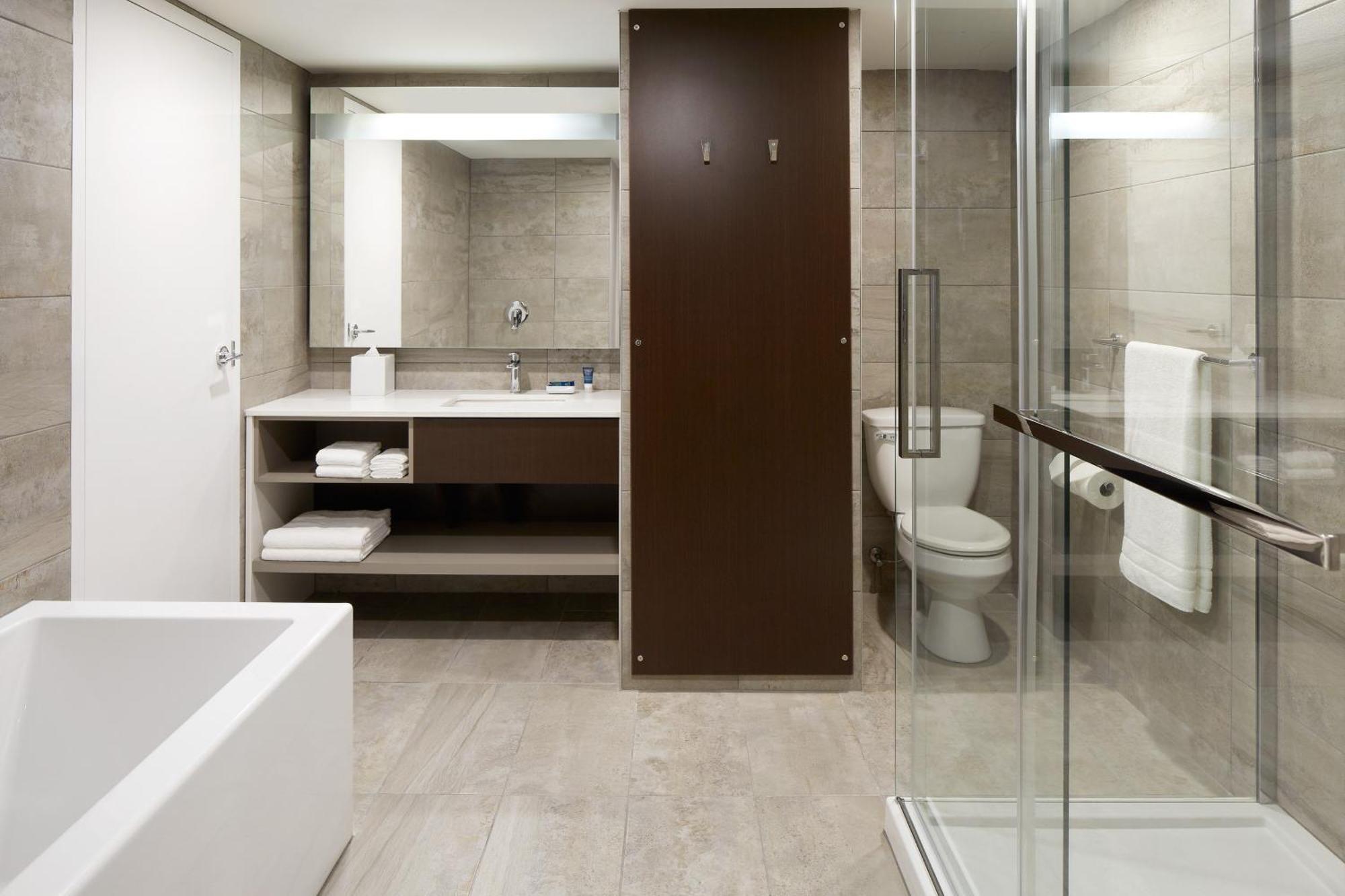Four Points By Sheraton Levis Convention Centre Εξωτερικό φωτογραφία