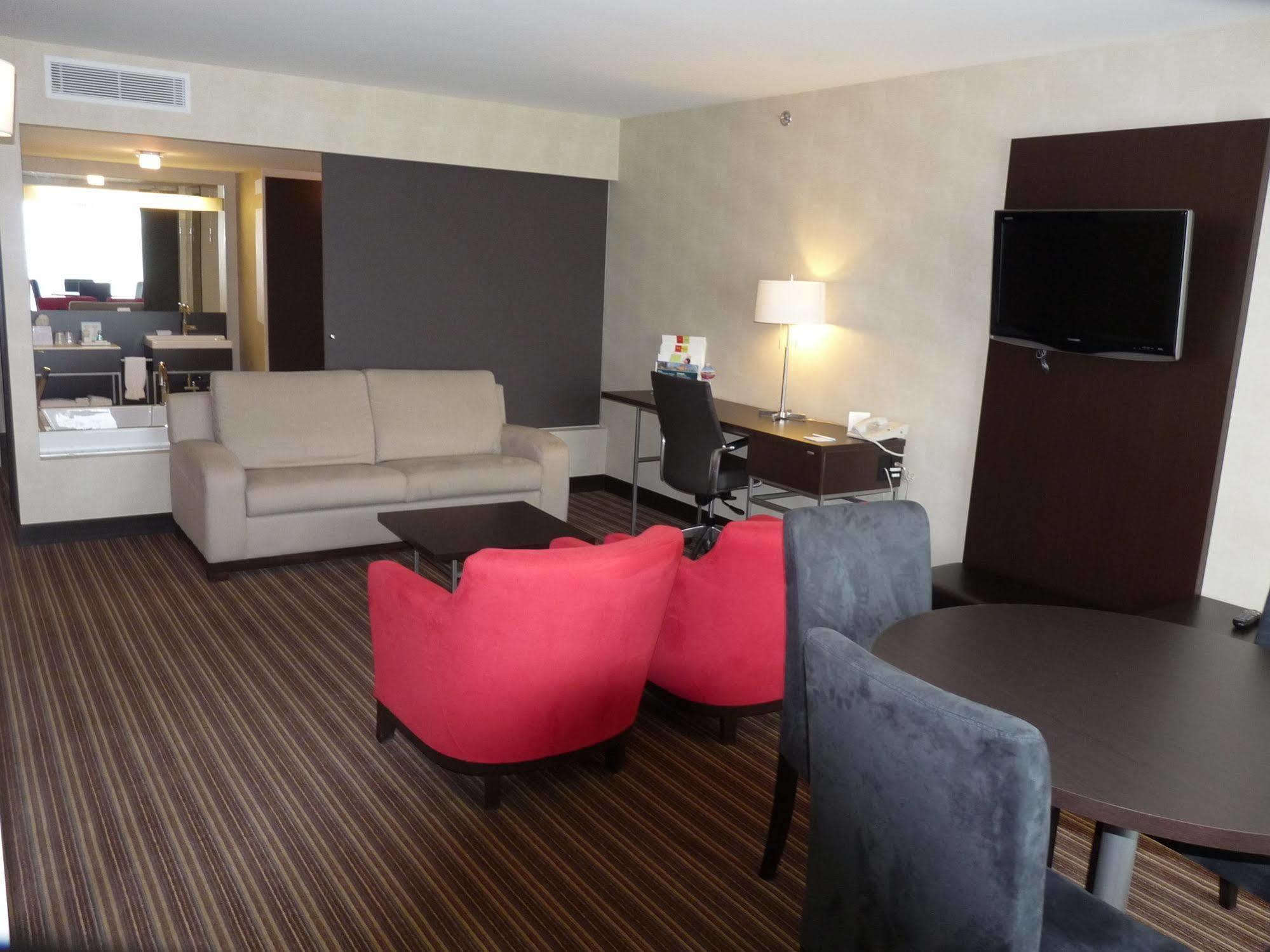 Four Points By Sheraton Levis Convention Centre Εξωτερικό φωτογραφία