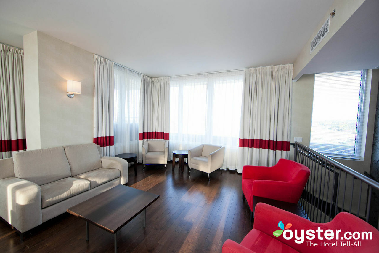 Four Points By Sheraton Levis Convention Centre Εξωτερικό φωτογραφία