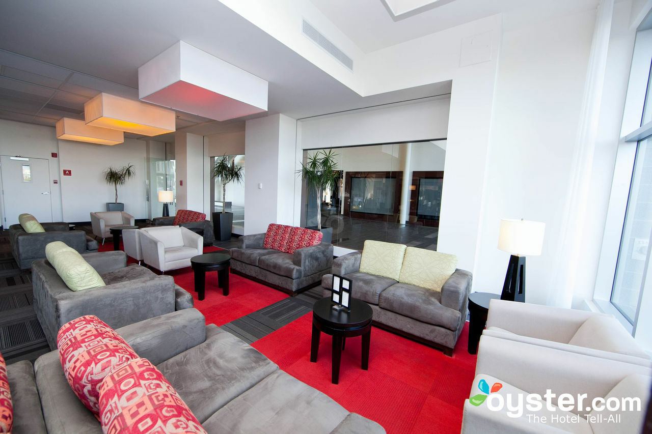 Four Points By Sheraton Levis Convention Centre Εξωτερικό φωτογραφία